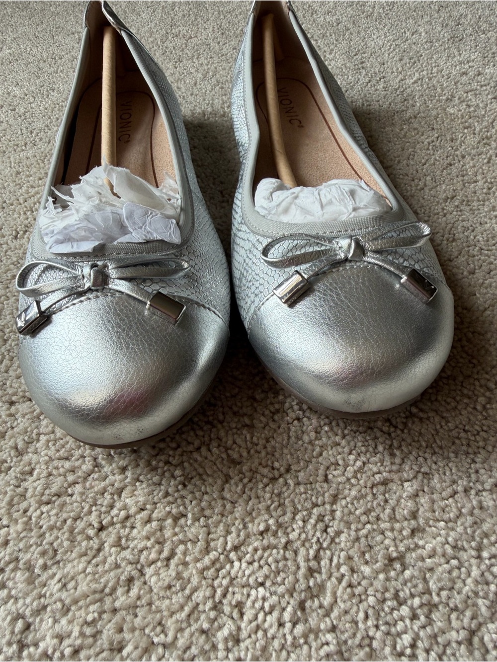 Vionic Silver Bow Ballet Flat 8.5 new metallic comfortable - Picture 4 of 7